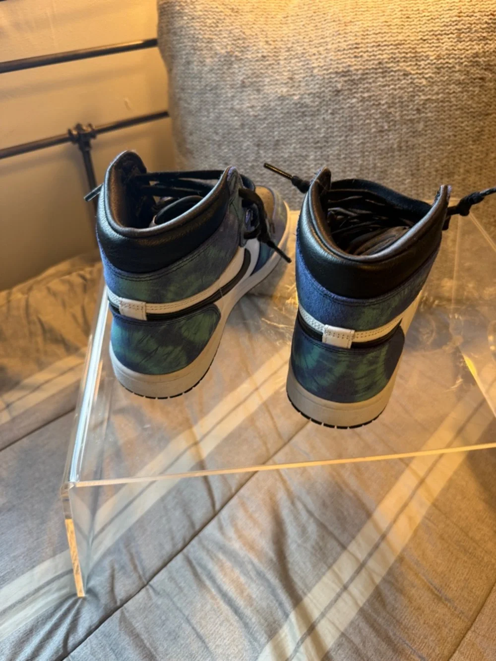 Nike Air Jordan’s Men’s High-Top Sneakers in Black and Blue-Green Iridescent - Picture 4 of 6